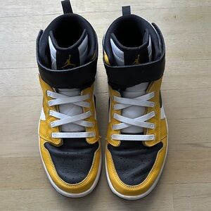 Nike Black and Yellow High-Tops